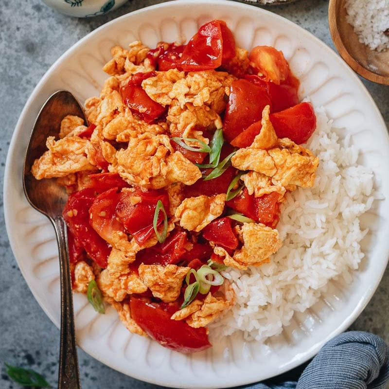 Tomato And Egg Stir Fry (西红柿炒鸡蛋) - Omnivore's Cookbook