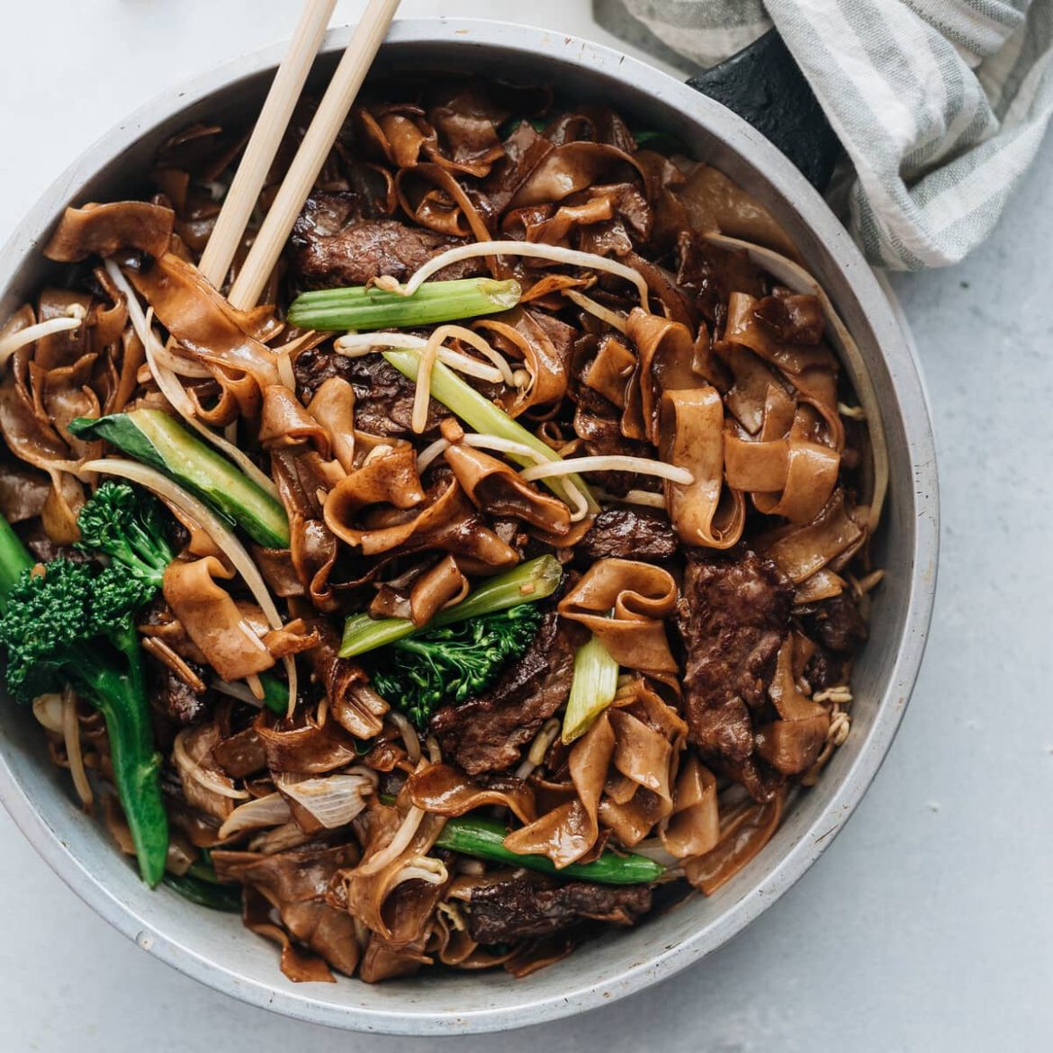 1710_Beef-Chow-Fun_550